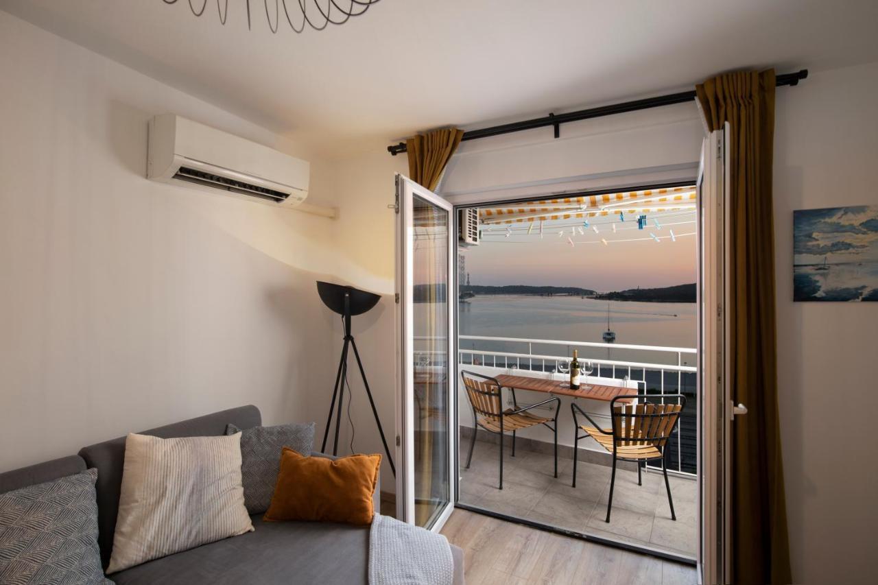 Top floor sunset apartment Pula Buitenkant foto