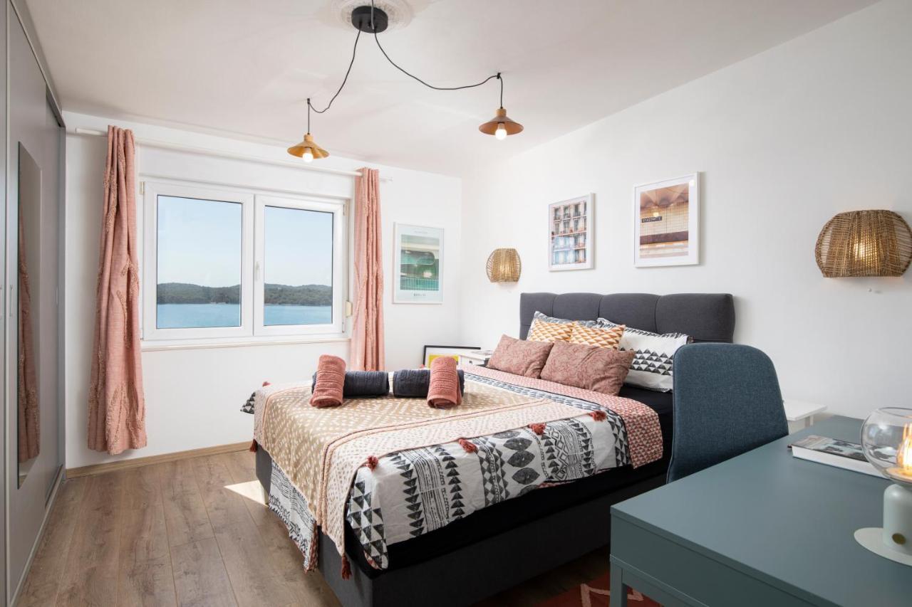 Top floor sunset apartment Pula Buitenkant foto
