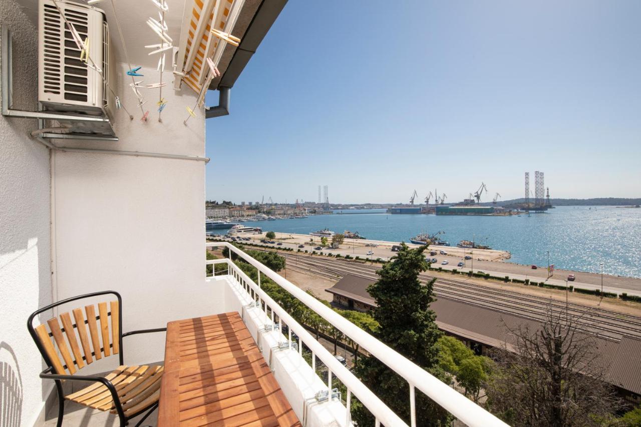 Top floor sunset apartment Pula Buitenkant foto